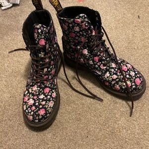Floral Dr. Martins